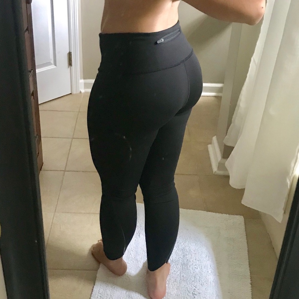 Lululemon scalloped black tights, size 6